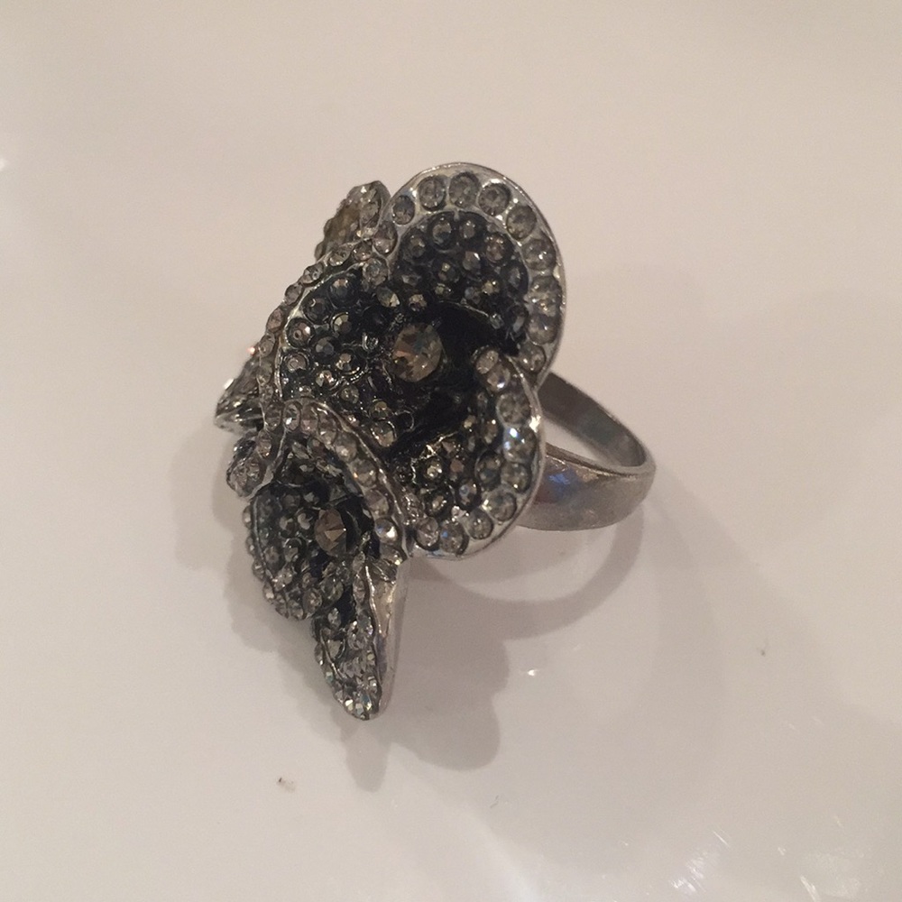 Ring - Picture 3 of 3